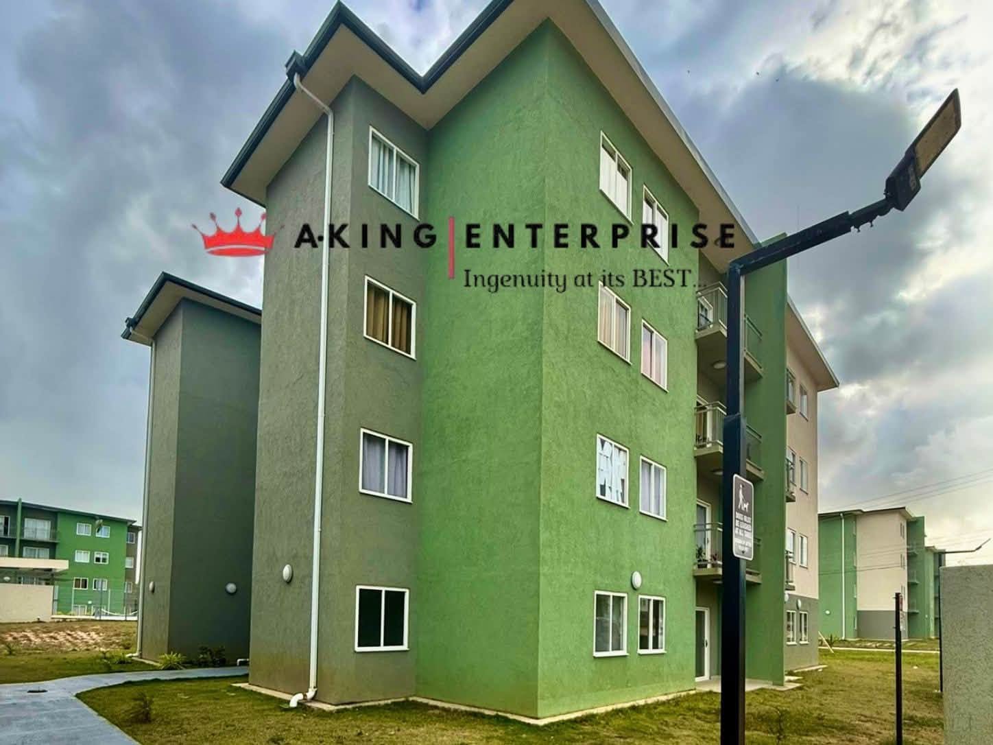 EAST LAKE NORTH GROUND APARTMENT AKG - 00056